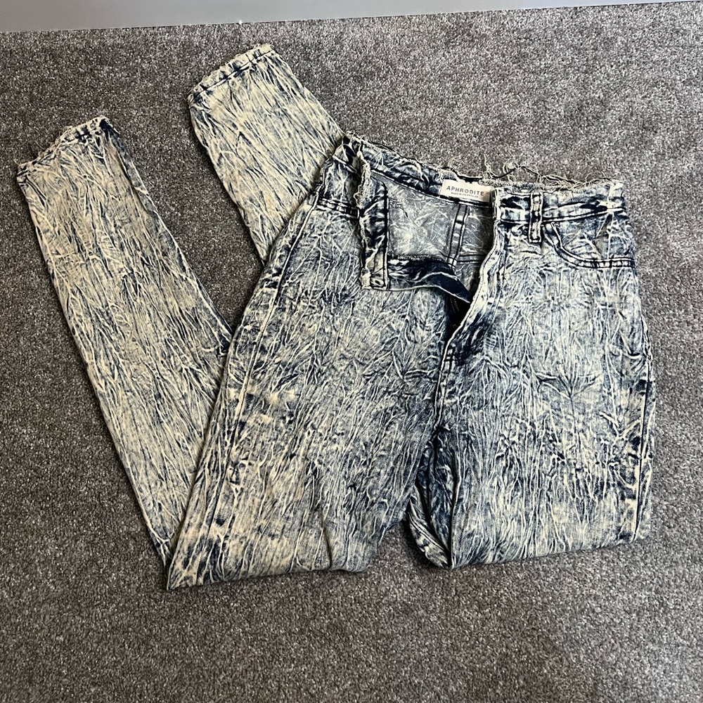 Aphrodite bleached distressed jeans